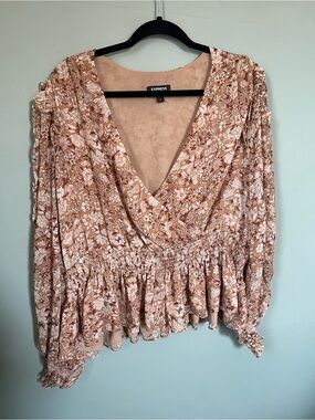 Express Floral Smocked Waist V-Neck Blouse in Warm Tan Floral Print